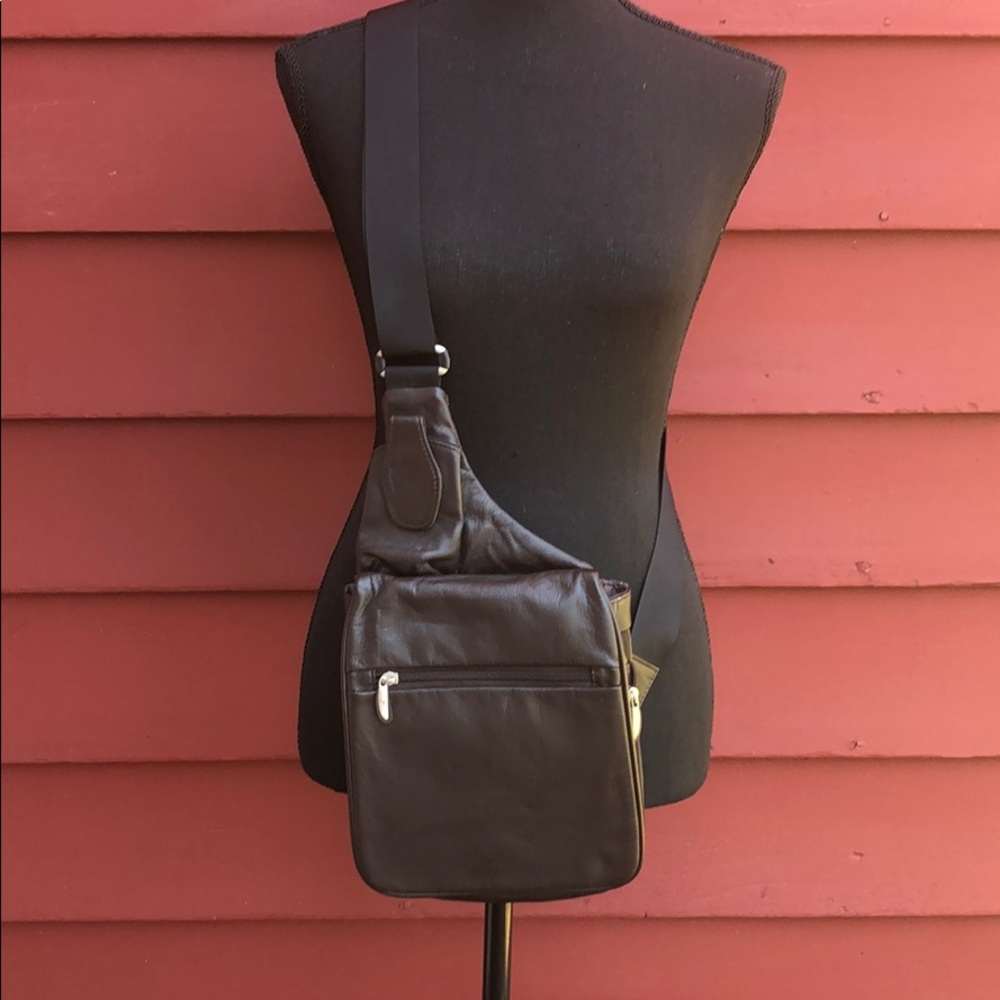 Traveling crossbody bag
